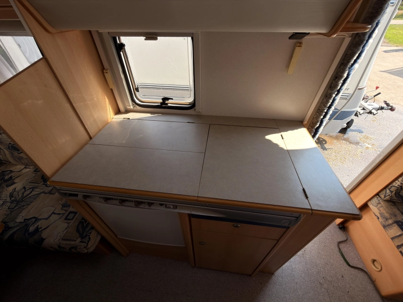 Eifelland Sunshine 460 Voortent+reservewiel  foto: 13