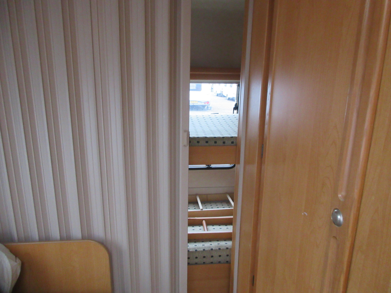 Adria Unica B 502 UK 5 PEROONS MET STAPELBED  foto: 11