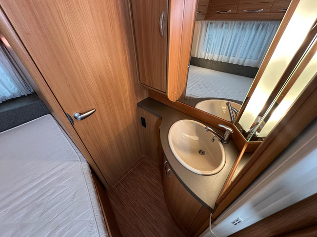 Hobby De Luxe 460 UFe foto: 8