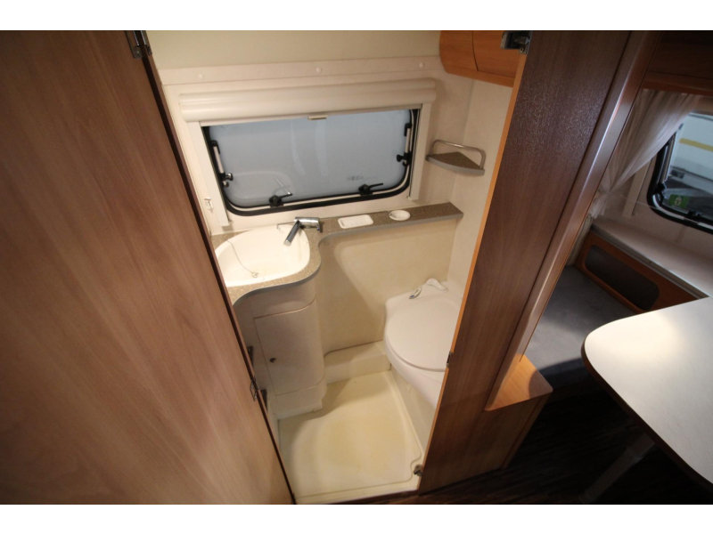 Eriba Touring Triton 430 GT Hefdak, Mover, Voortent  foto: 12