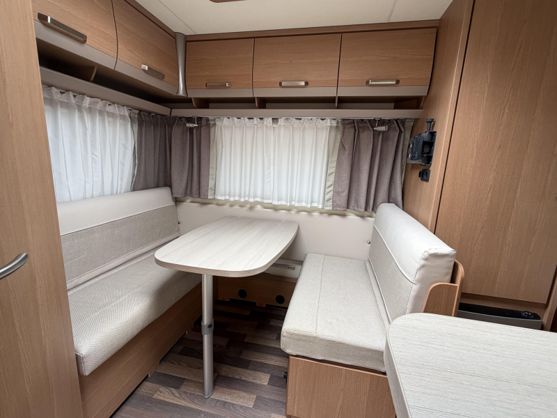 Knaus Sport 400 QD Nieuw staat | Compleet  foto: 5