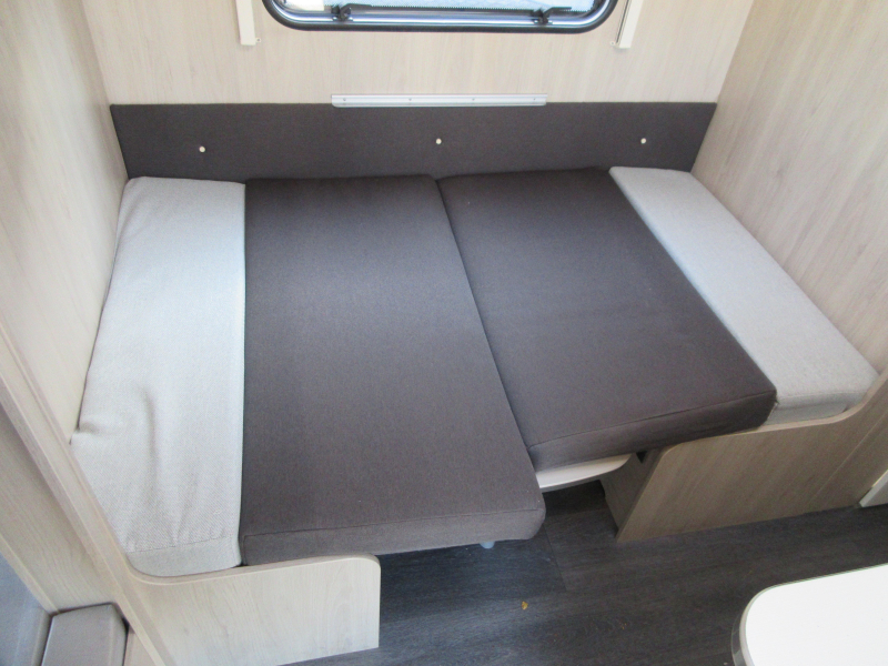 Caravelair Alba Family 426 MET DOREMA VOORTENT  foto: 10