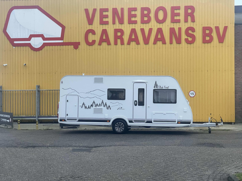 Bürstner Premio Black Forest 495 TK 3 Stapelbed uitvoering  foto: 1