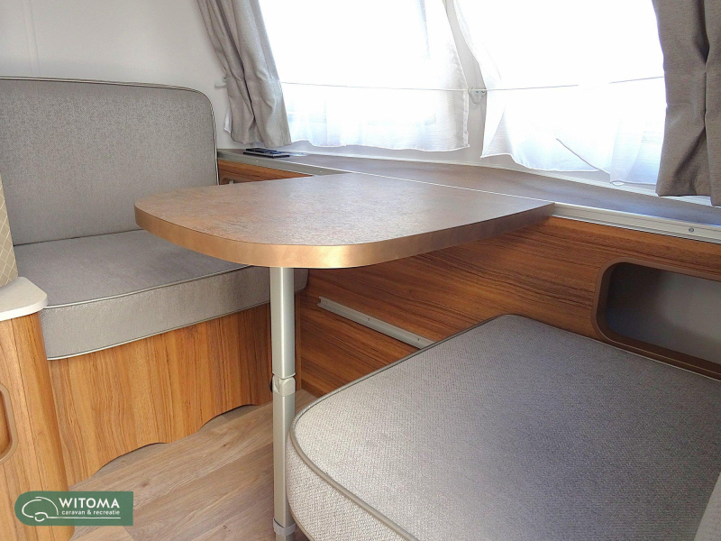 Eriba Touring Legend 542 mooie complete uitvoering  foto: 11