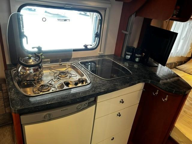 Chateau Calista 450 FHU mover,voortent,luifel  foto: 7