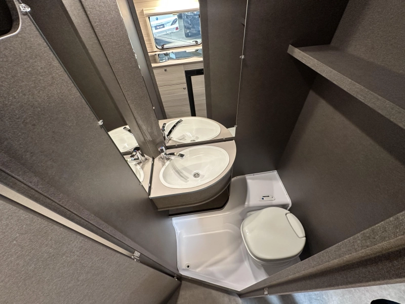 Dethleffs C'Joy 460 LE voortent | ex-verhuur  foto: 14