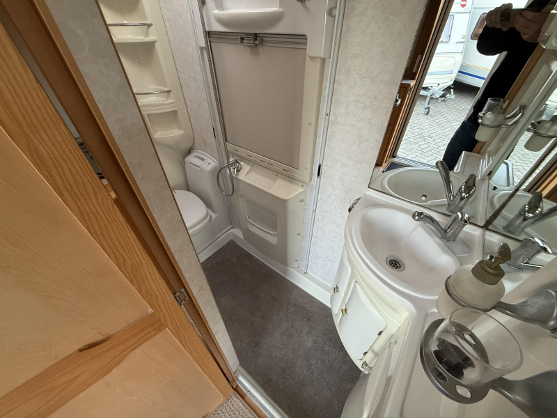 Elddis Odyssey 432 Enkele bedden, Mover Tent 