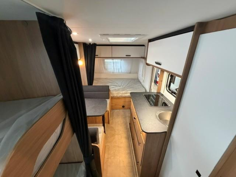 Caravelair Alba Family 496 Stapelbed caravan  foto: 9