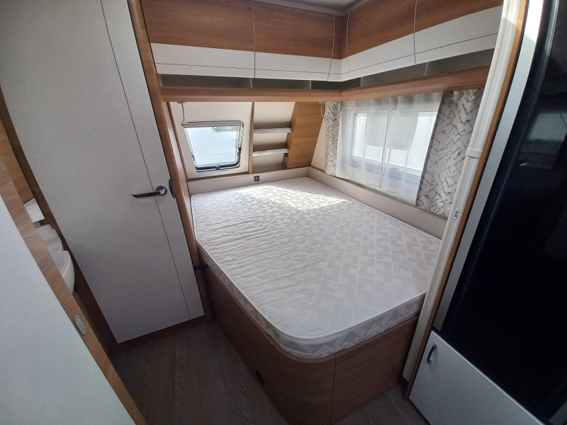 Hobby De Luxe 540 KMFE voortent-mover-airco-etc  foto: 11