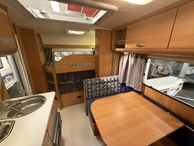 Knaus Sport 500 FDK STAPELBED VASTBED ZITJE  foto: 15
