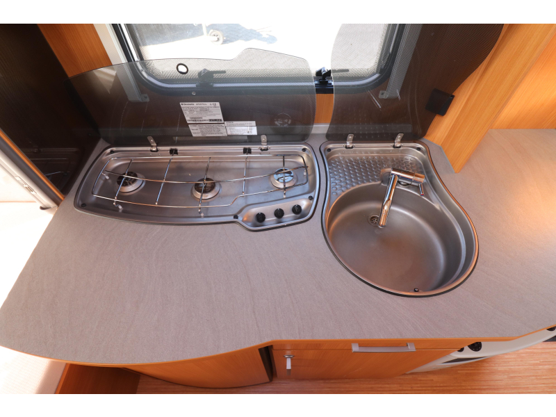 Knaus Sport 420 QD Special/ Mover/ Voortent  foto: 11