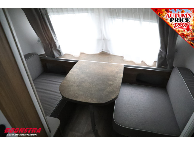 Eriba Touring 430 **NIEUW/NEU** Luifel Dwarsbed LMV foto: 17