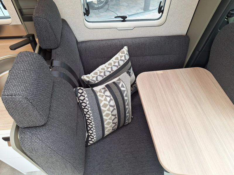 Hymer GT-S 600 XXL BED - LED - STEINGRAU  foto: 8