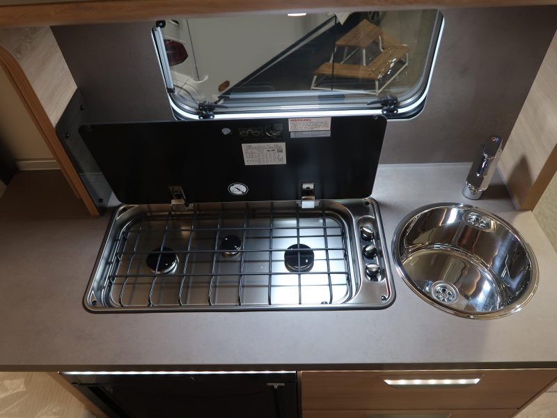 Knaus Sudwind Black Selection 500 EU !! BED VAN 217CM LANG !!!  foto: 15