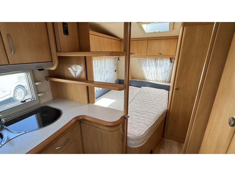 Hobby Excellent Easy 460 UFE - Voortent  foto: 8