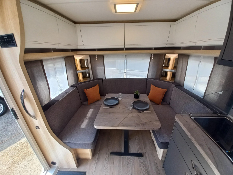 Hobby De Luxe 460 UFE 1500kg  foto: 5