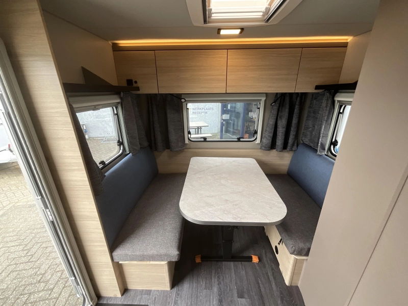 Weinsberg CaraLife 470 EU AIRCO-ENKELE BEDDEN  foto: 5