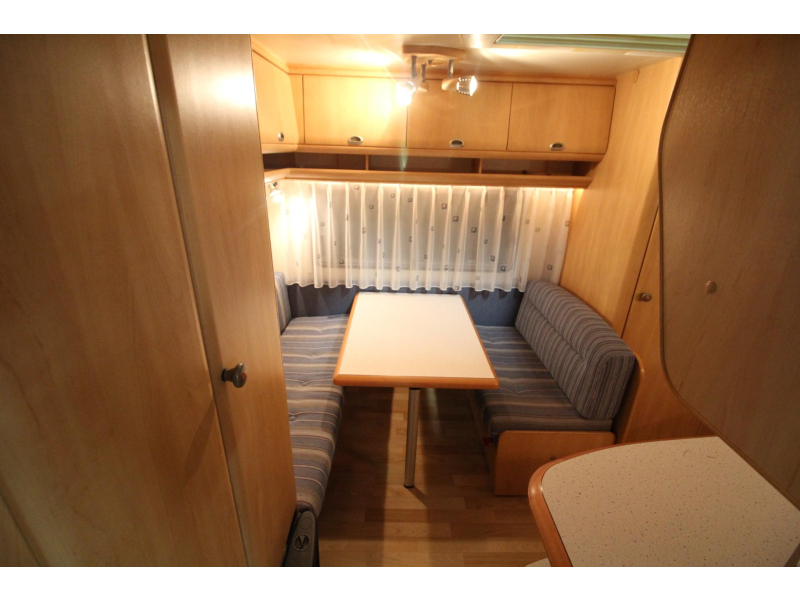 Hobby De luxe Easy 450 UB Mover, Voortent + luifel,  foto: 5