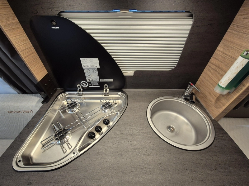 Weinsberg CaraOne Edition HOT 450 FU met Cassetteluifel!  foto: 16
