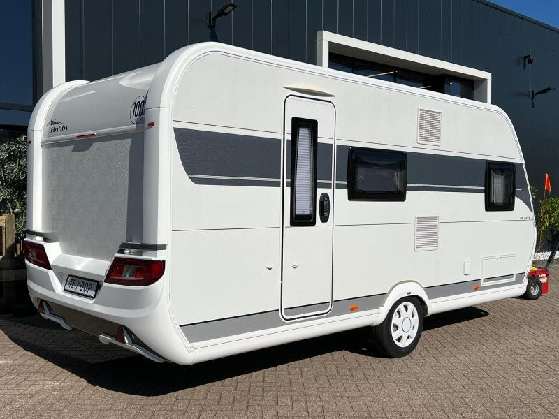 Hobby De Luxe 490 KMF voortent stapelbed fiets  foto: 4