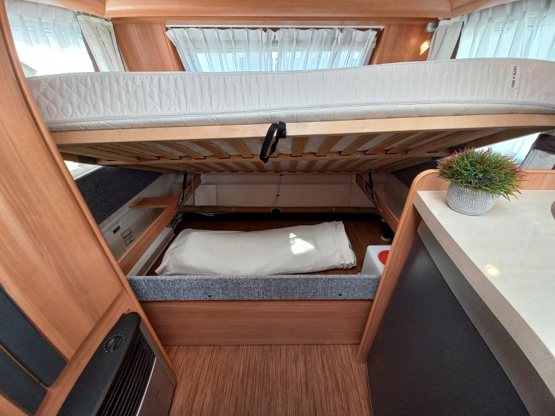 Hobby De Luxe 400 SF voortent-fietsendrager  foto: 13