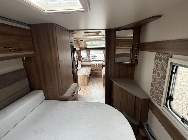 Swift Elite 645 Levelsysteem Mover Luifel Zonnepaneel Oven foto: 18