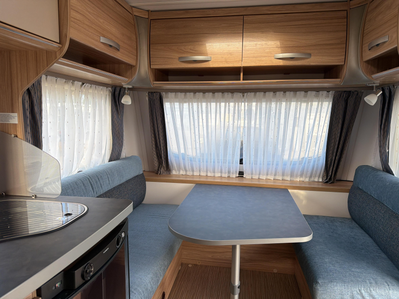 Eriba Nova Light 465 Elegance Mover / Luifel 