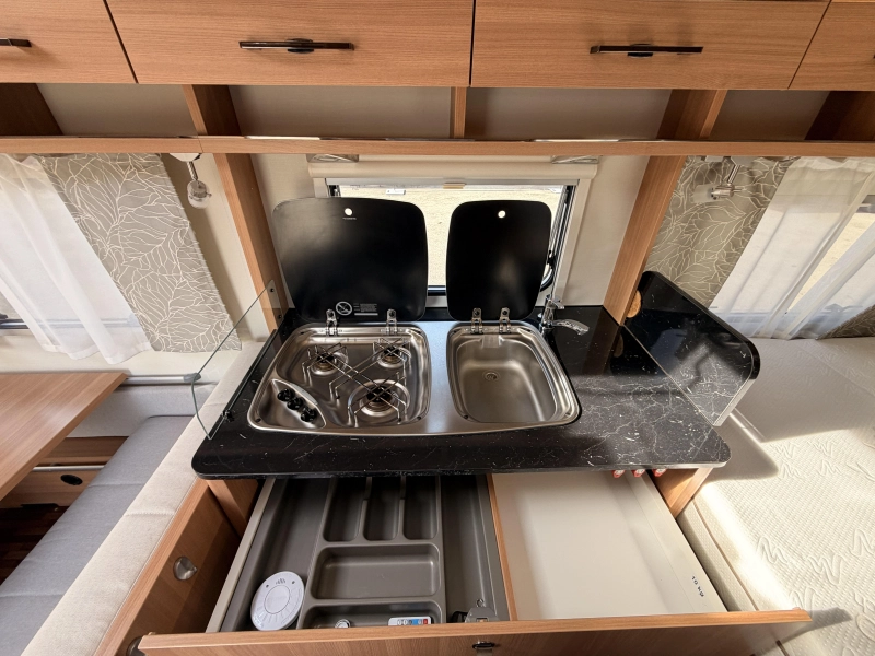 LMC Style 410 D Mover+Luifel+Fiets+Voort  foto: 10