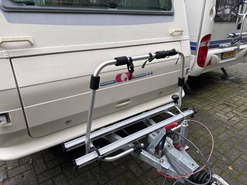 Adria Unica B 431 DD Fietsdrager/Voortent  foto: 11