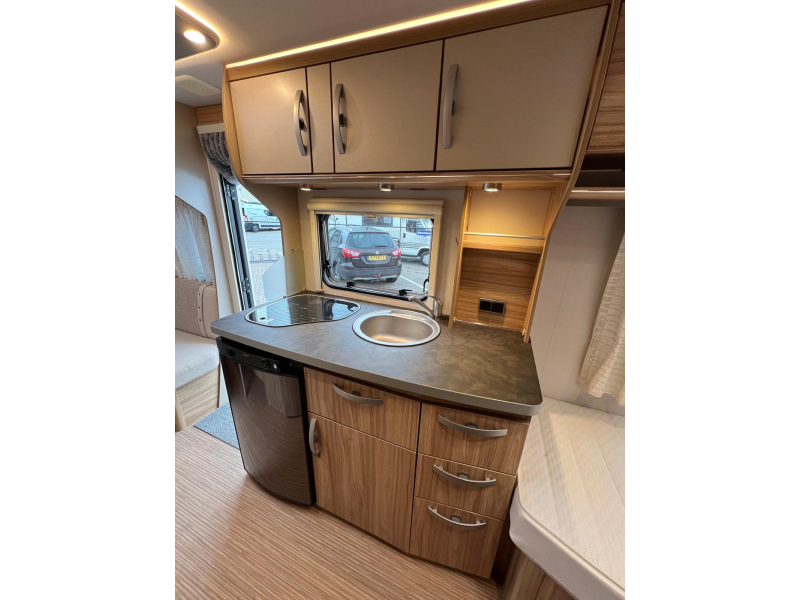 Eriba Nova Light 442 Lengtebedden, Mover, Tent  foto: 8