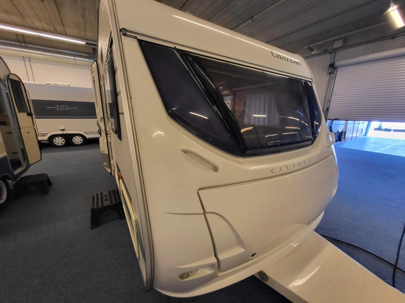 Chateau Calista 450 FHU mover, voortent  foto: 1