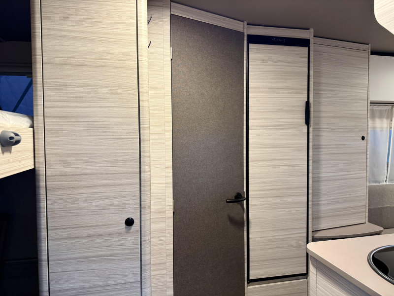 Dethleffs C'Joy Active 480 QLK stapelbed  foto: 14