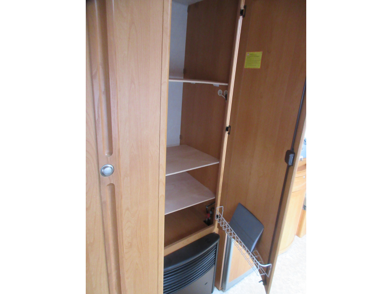 Adria Unica B 502 UK 5 PEROONS MET STAPELBED  foto: 15