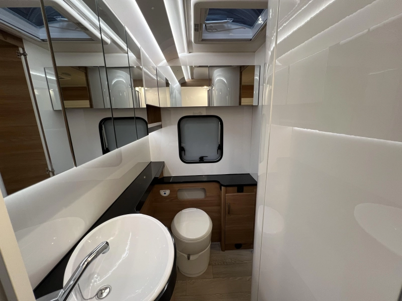 Hobby De Luxe 495 WFB Bouwjaar 2023, Mover  foto: 13