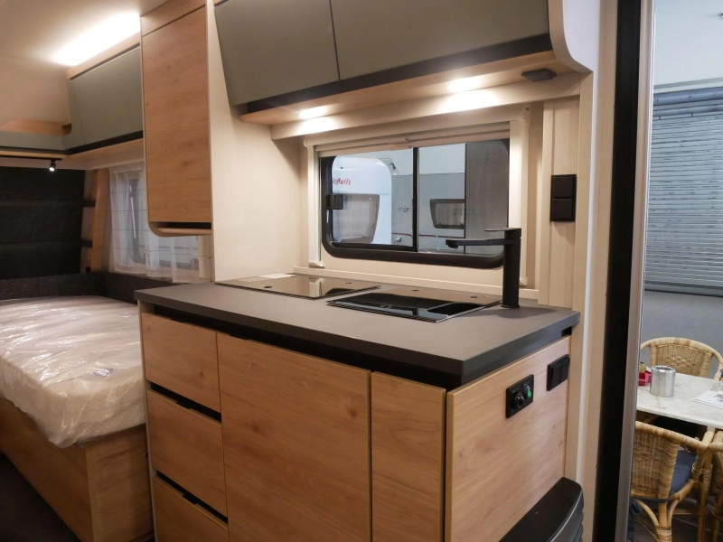 Dethleffs Camper 460 EL GRATIS MOVER en AIRCO  foto: 7