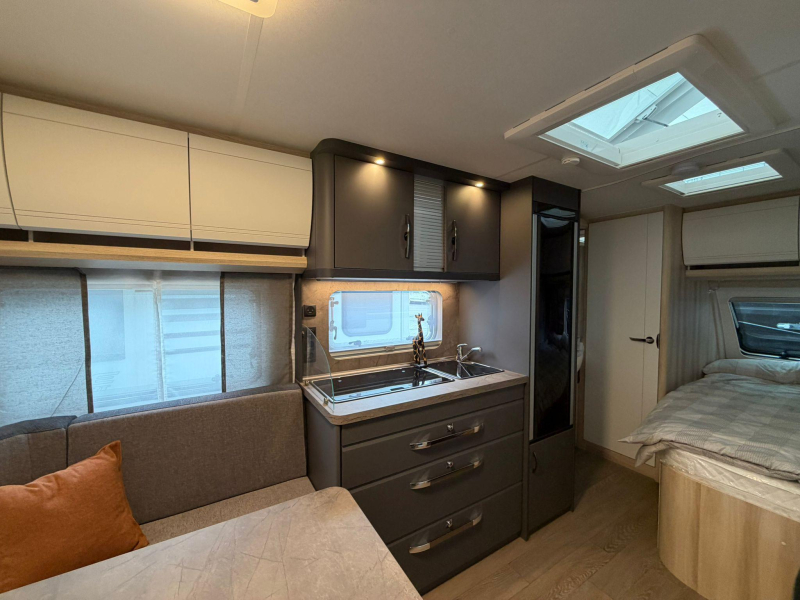 Hobby De Luxe 460 UFE ACTIEPRIJS!  foto: 5