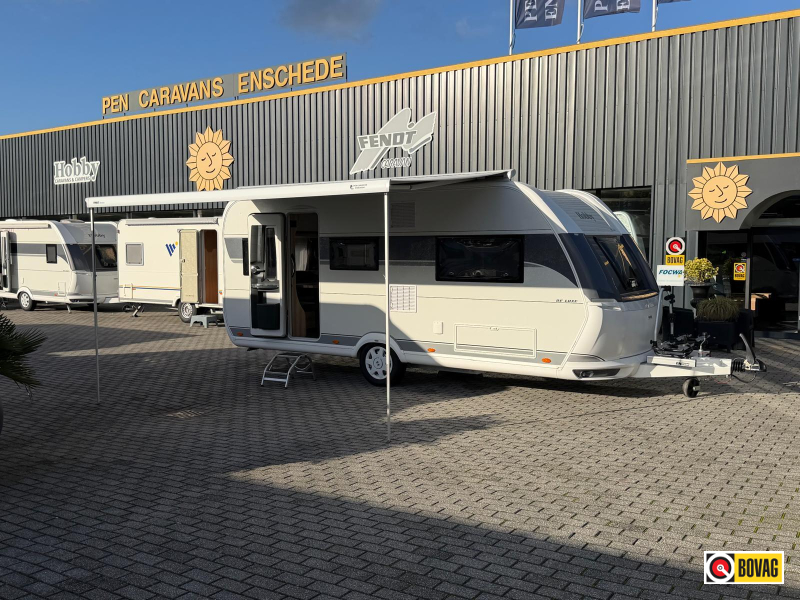 Hobby De Luxe 495 UL Met Thule luifel  hoofdfoto: 1