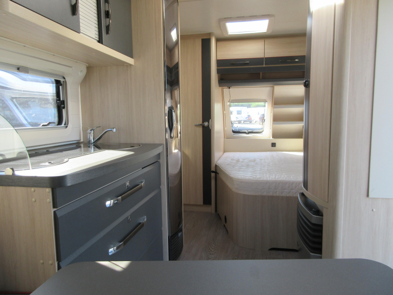 Hobby De Luxe Edition 460 UFE ZAKLUIFEL + CARAVANLUIFEL  foto: 2