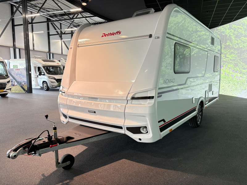 Dethleffs Nomad 460 EL enkele bedden / buitengas  foto: 2