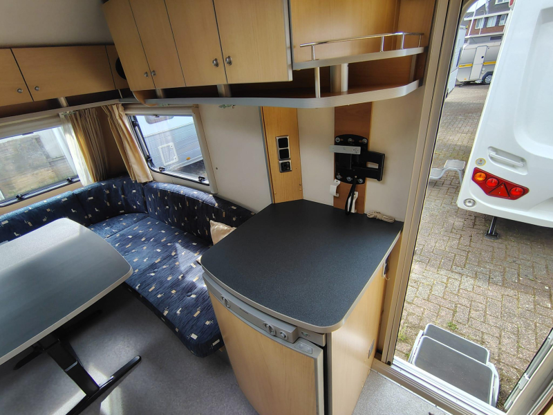 Kip Grey Line Special 44 EKL met doucheruimte  foto: 12