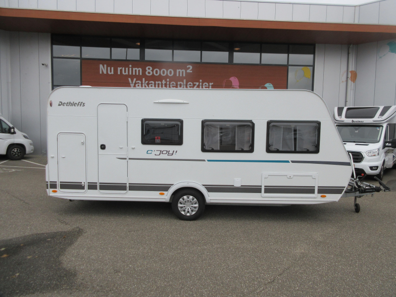Dethleffs C'Joy 480 QLK GEZINS CARAVAN, VOORTENT  foto: 1
