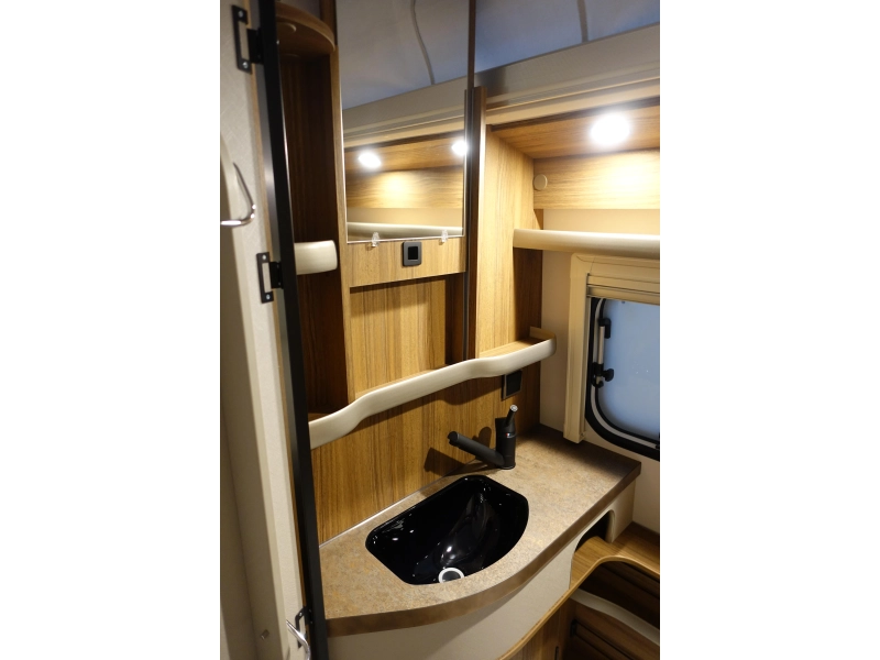 Eriba Touring 530 super compleet af fabriek  foto: 14