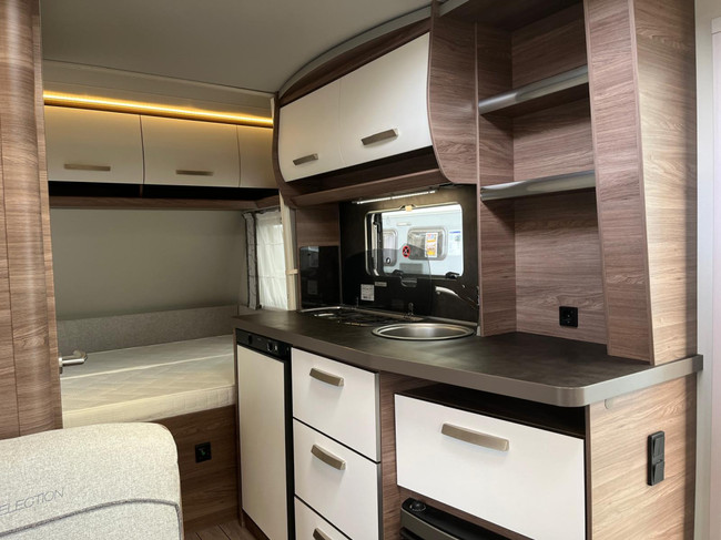 Knaus Sport Silver Selection 420 QD DWARS BED 210CM MOVER foto: 4