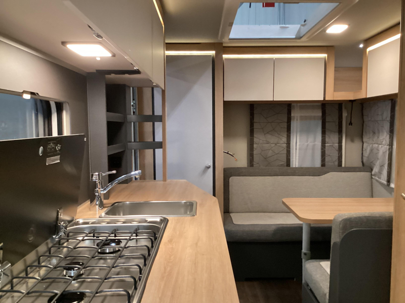 Knaus Sport 420 QD dwarsbed 