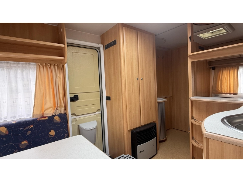 Home-Car Racer Spirit 45 FHU frans bed rondzit toilet  foto: 9