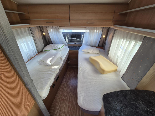 Bürstner 460 TL Enkele bedden, Airco, Mover Voortent luifel foto: 19