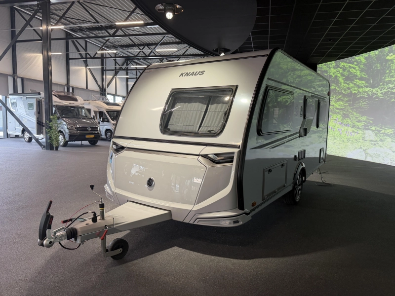 Knaus Sudwind Black Selection 450 FU dakairco / fransbed  foto: 5