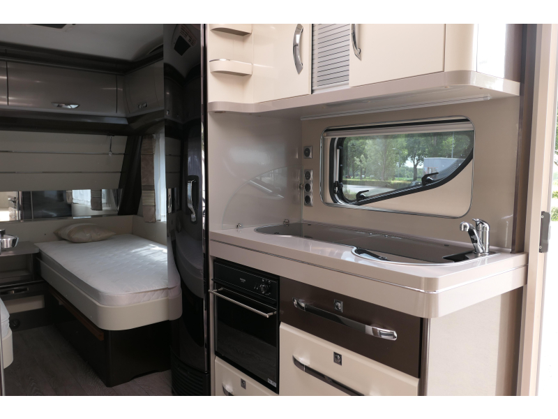 Hobby Premium 495 UL enk. bed, luifel en airco  foto: 10