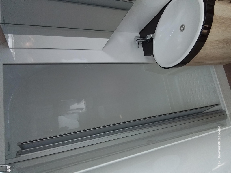 Hobby De Luxe 495 WFB met aparte douche en wc  foto: 10