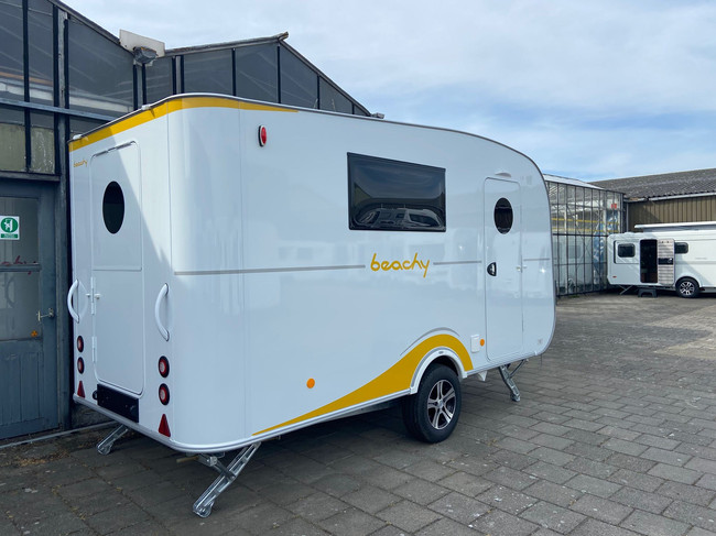 Hobby Beachy 420 Sun Yellow